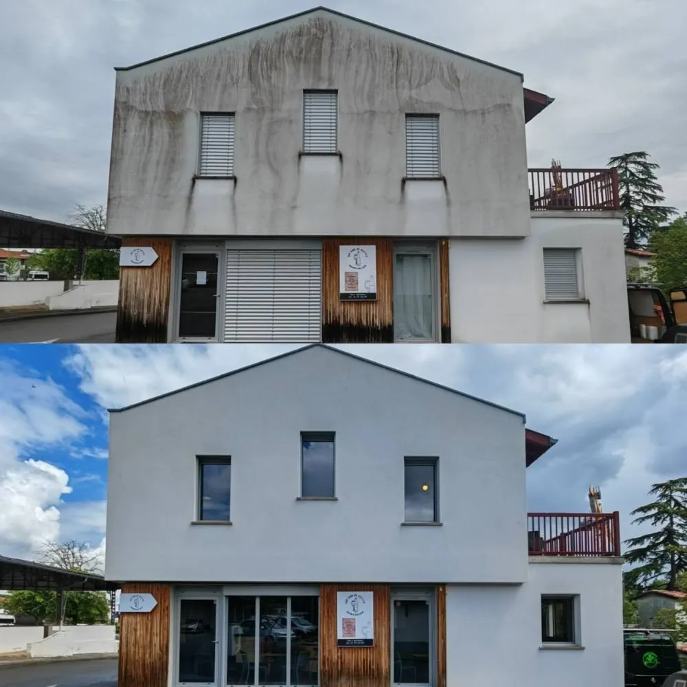 Façade de bâtiment nettoyée à la vapeur à Saint-Jean-de-Luz