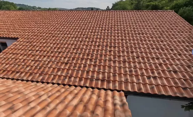 Nettoyage d'une énorme toiture à Saint Palais, Saint-Martin-de-Seignanx, Green Vapeur